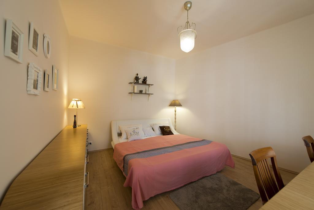 Eurowings Hotel Прага Екстериор снимка