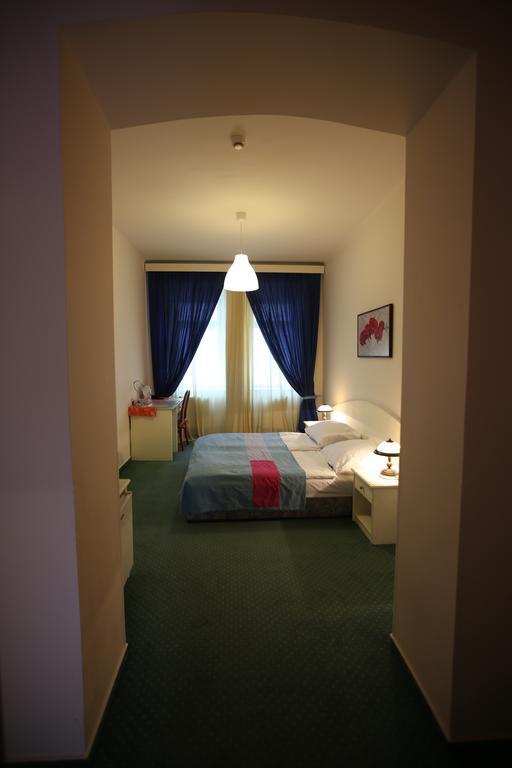 Eurowings Hotel Прага Екстериор снимка