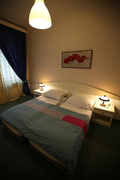 Eurowings Hotel Прага Екстериор снимка