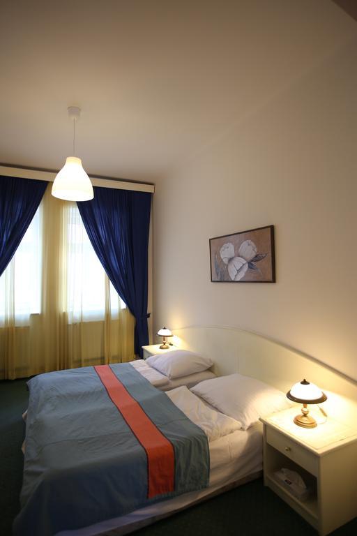 Eurowings Hotel Прага Екстериор снимка